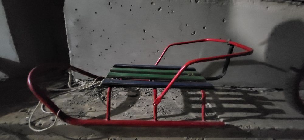 Продам санки в хорошем состоянии