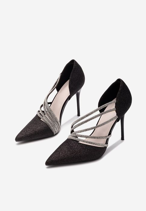 Pantofi stiletto eleganti

piele eco
toc cui 10 cm

negru 37 37 38 38