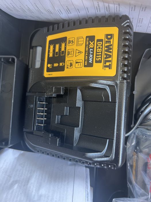 Акумулаторен ударен винтоверт DEWALT DCD795D2