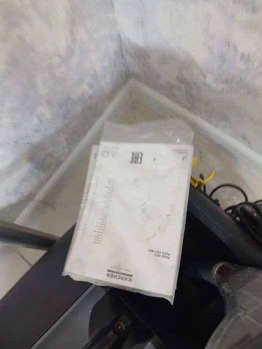 Продаётся мощный пылесос KARCHER Professional Puzzi 10/1