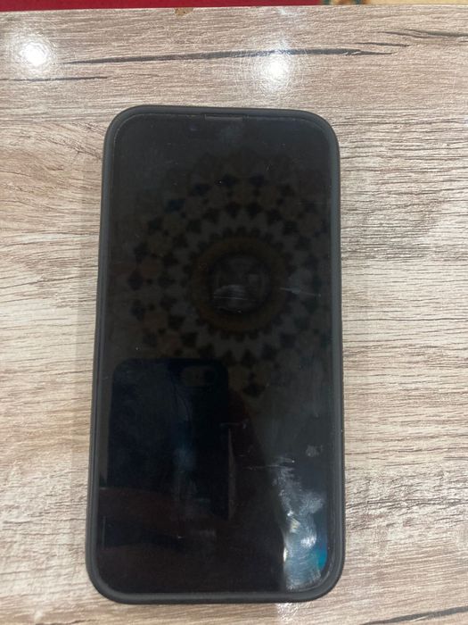 Продам айфон 13