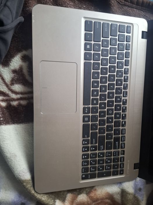 Vând laptop perfect funcțional