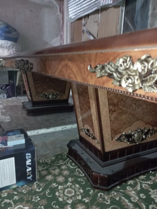 Mebel sotiladi holati ideal. Narxini  kelishilamiz.