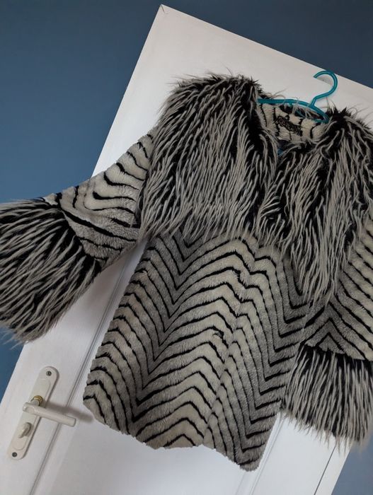 Нова цена! Палто вталено с голяма яка