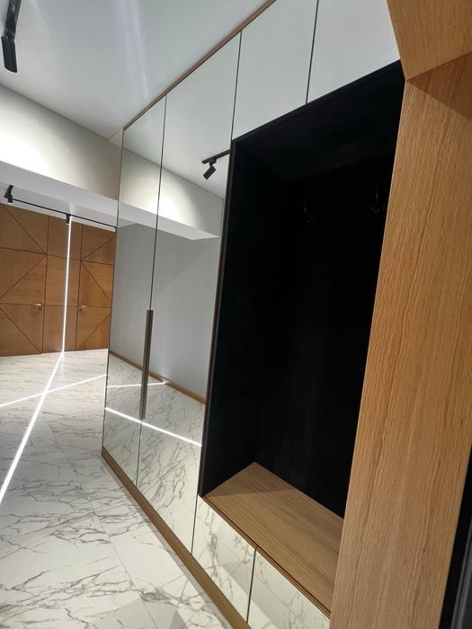 Паркентский рынок не доезжая Авиатор мост  2-комн/9-этаж/9-этажный дом