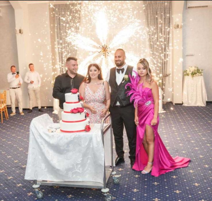 Laser, fum greu, gheata carbonica, artificii de interior.