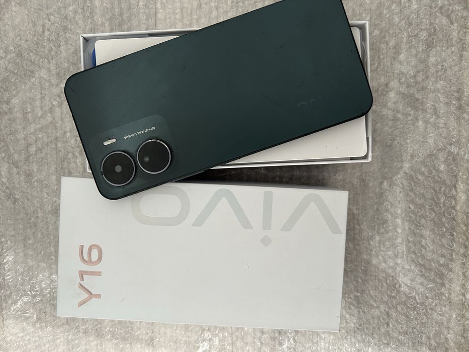 Продам смартфон Vivo Y16