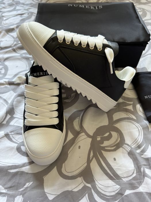 Numeris Acrylic Black Leather