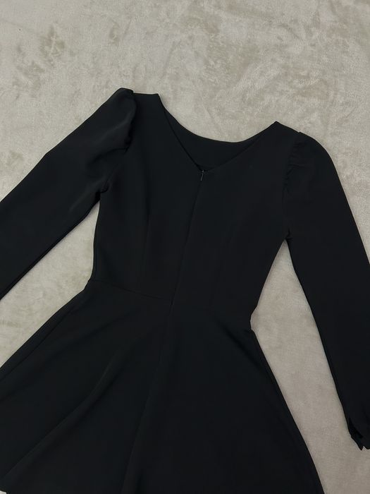 Платье черное, классическое