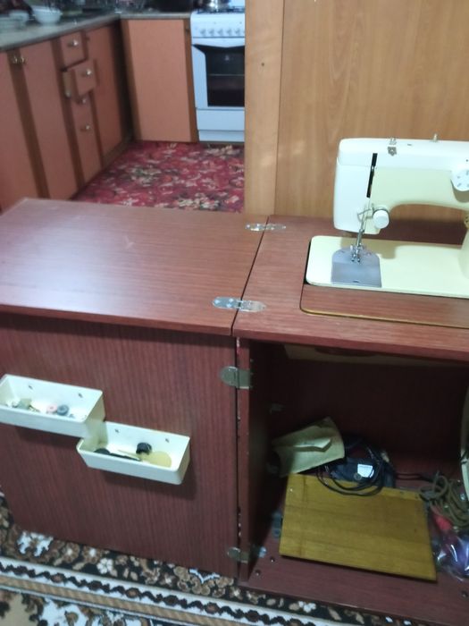Продам швейную машинку