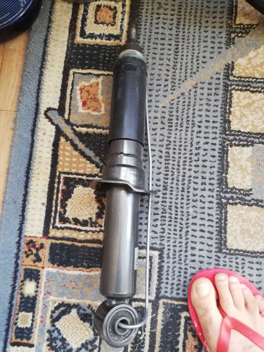 Амортизатор передний Тойота Прадо 95