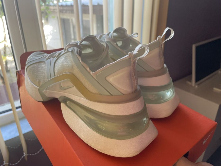 Дамски маратонки NIKE W AIR MAX 270 XX