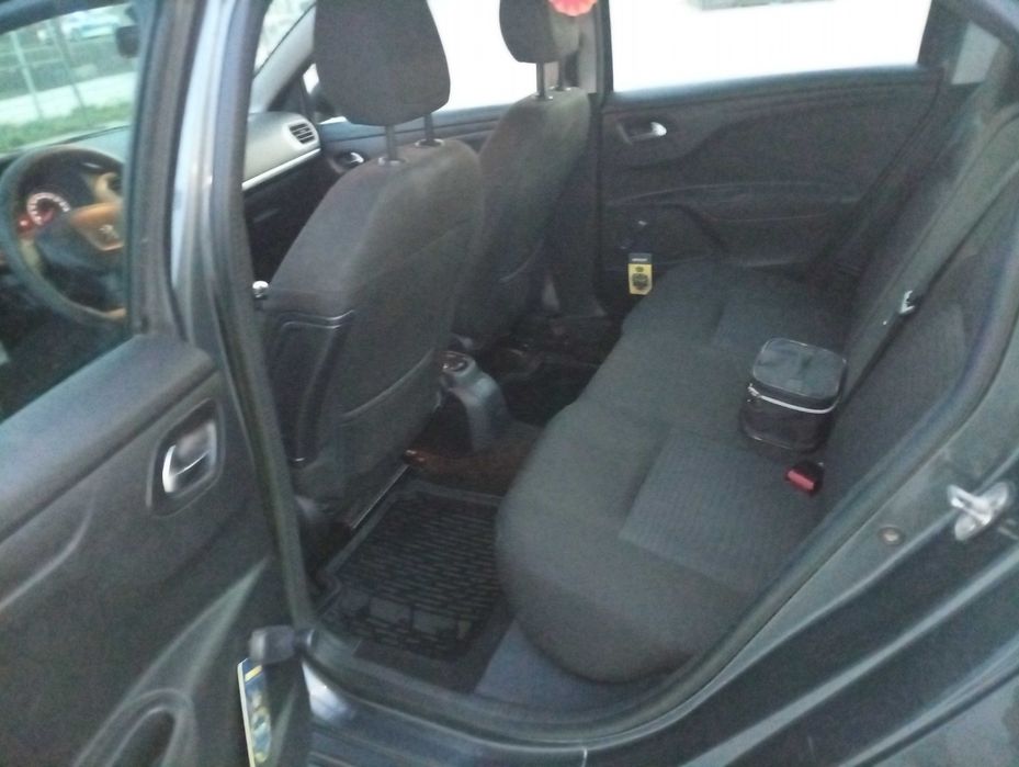 Vând autoturism  Peugeot 301