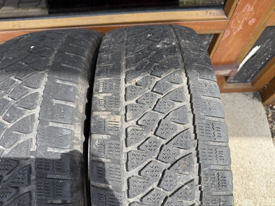 2бр. ТОВАРНИ Зимни Гуми 235/65R/16C -BRIDGESTONE- DOT:1917, 5.2мм. *50€ за 2бр.*