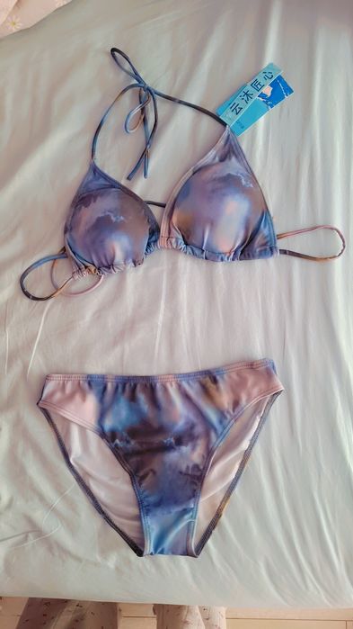 Продавам нов бански от 4 части и блузка дантела