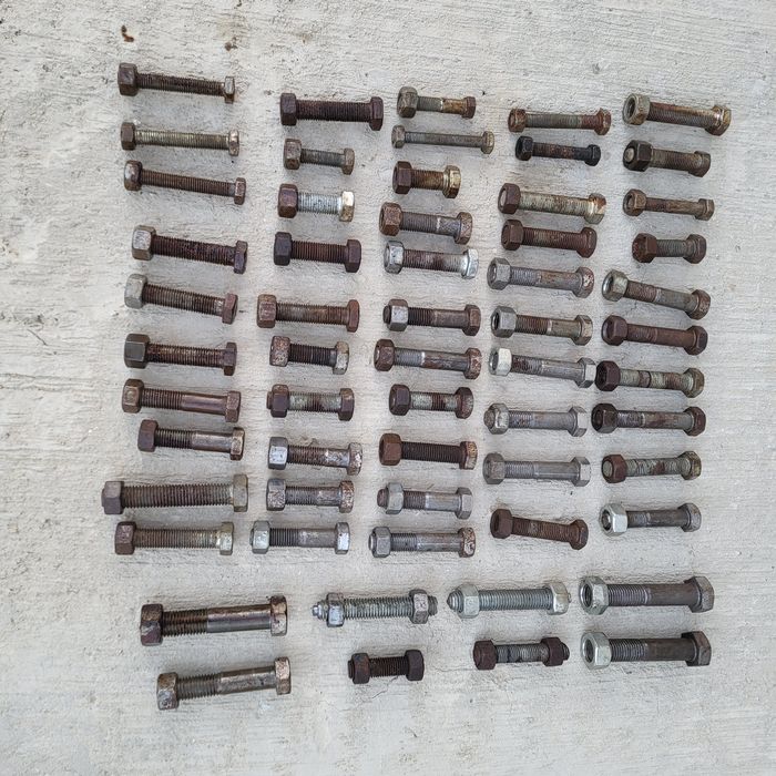 Болт продаётся болт