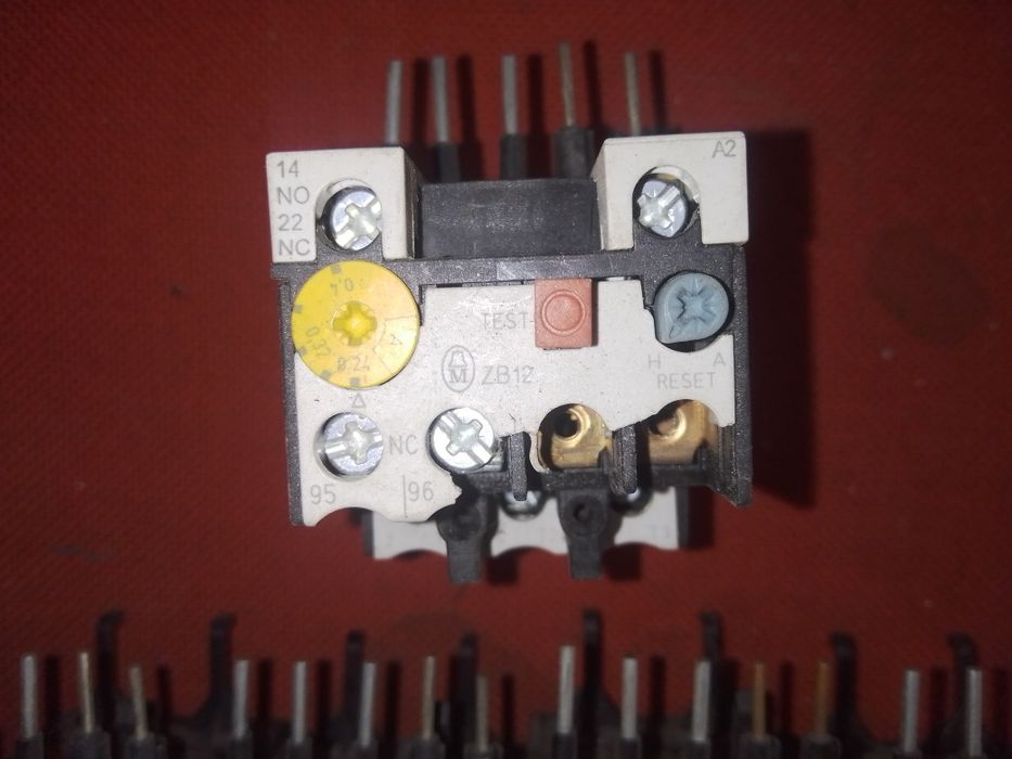 Предпазител , моторна защита трифазнa MOELLER