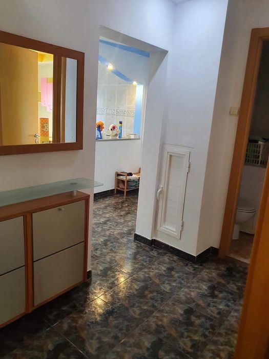 Inchiriez apartament