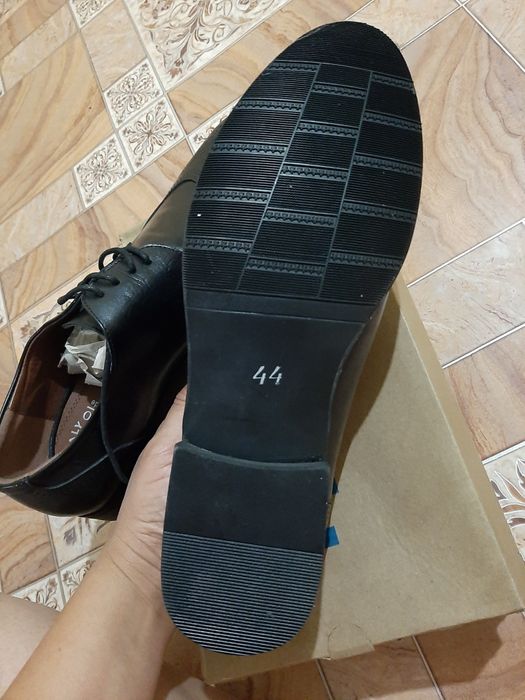 Продам мужские туфли