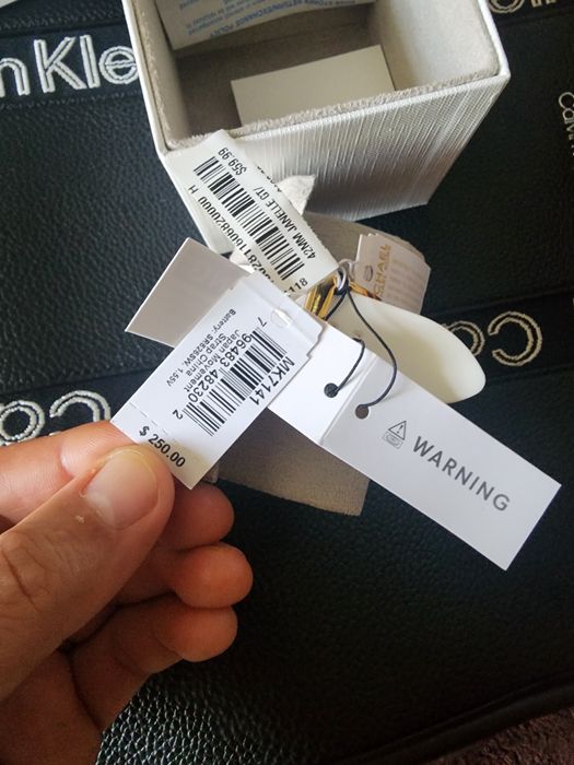 Продам часы Michael Kors