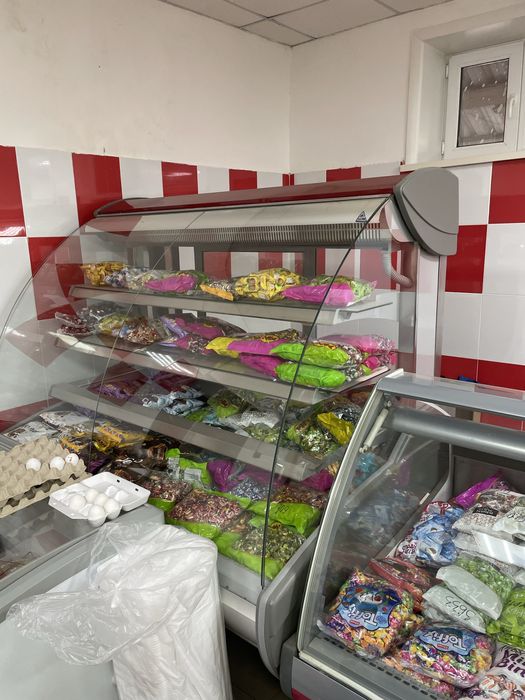 Продам витринный холодильник