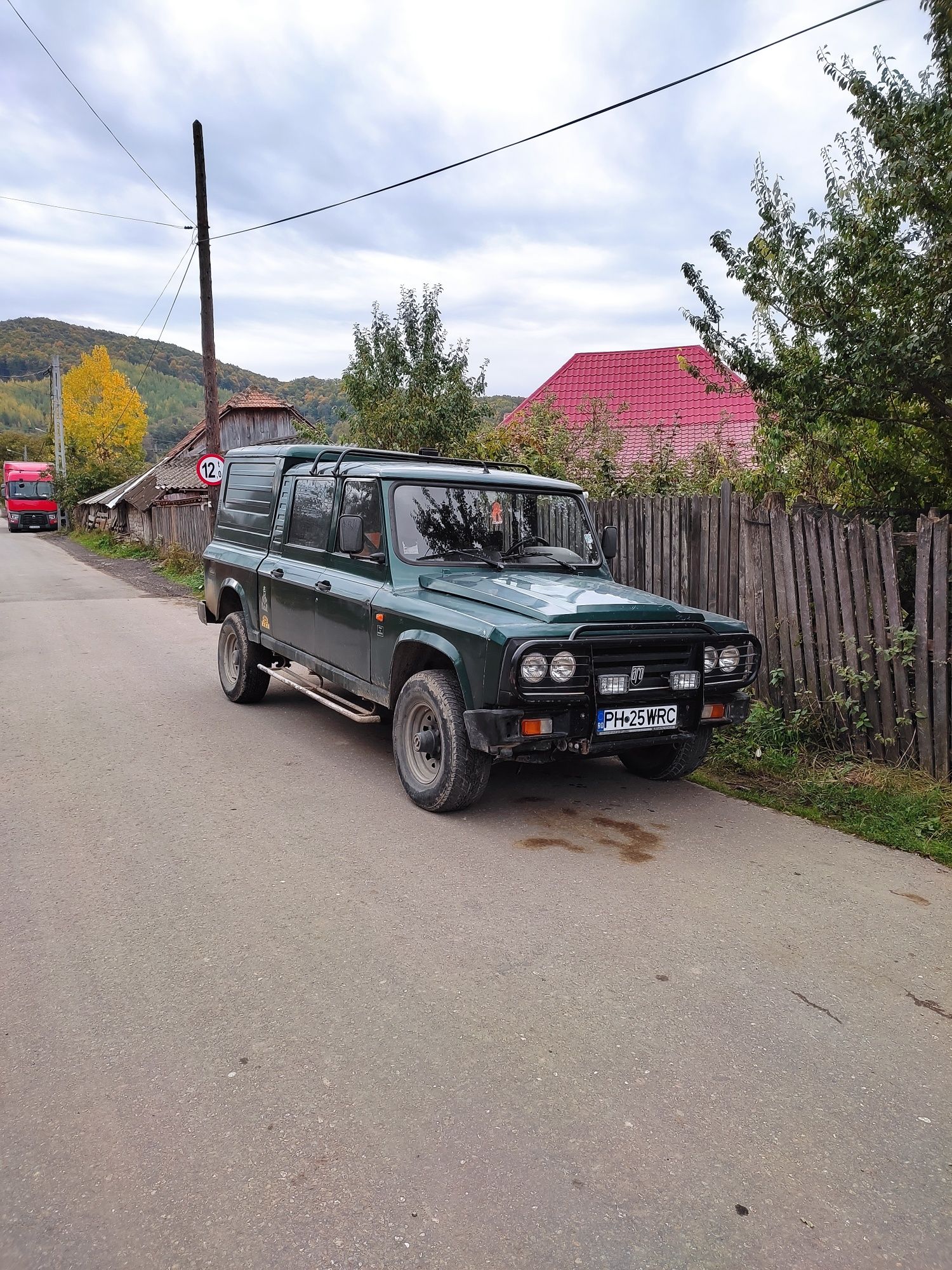 Autoturism ARO 324