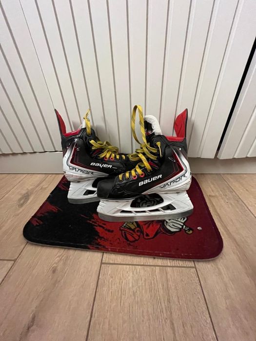 Продам  коньки проф