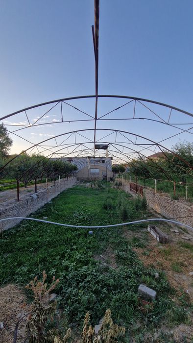 3 sotix (taxminan 300-333 m²) yer uchun issigxona yoylari
Sifatli meta