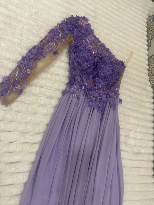 Rochie superba cu detalii deosebite