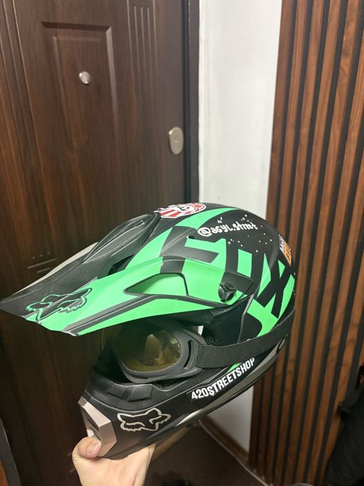 продам мото шлем Fox