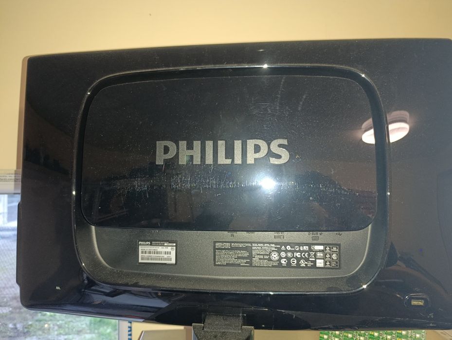 Монитор Philips 23"
