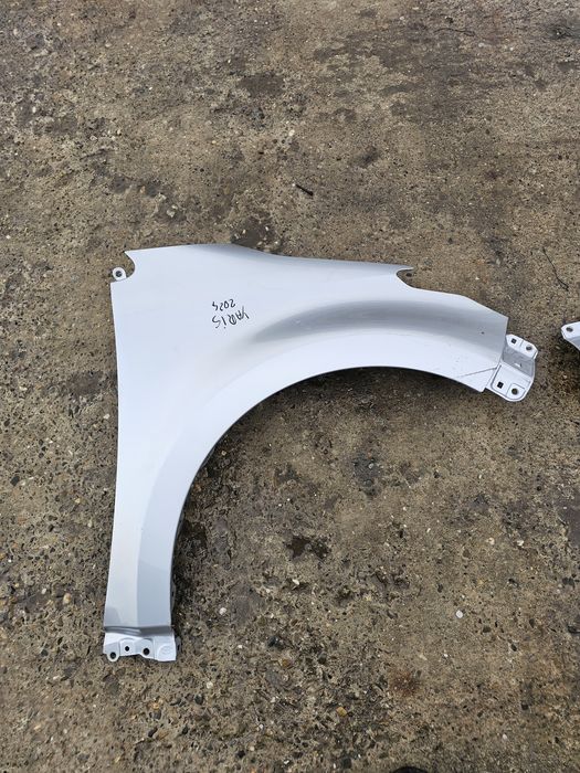 Aripa fata stanga si dreapta Toyota Yaris
