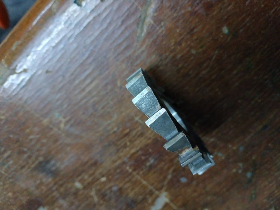 Продам Фрезы токарные