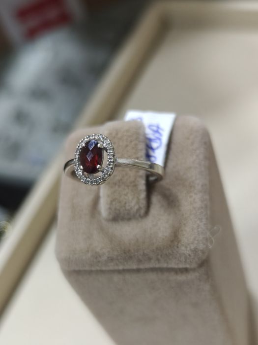 Inel aur 18k 2.90gr cu diamante naturale și granat (r)