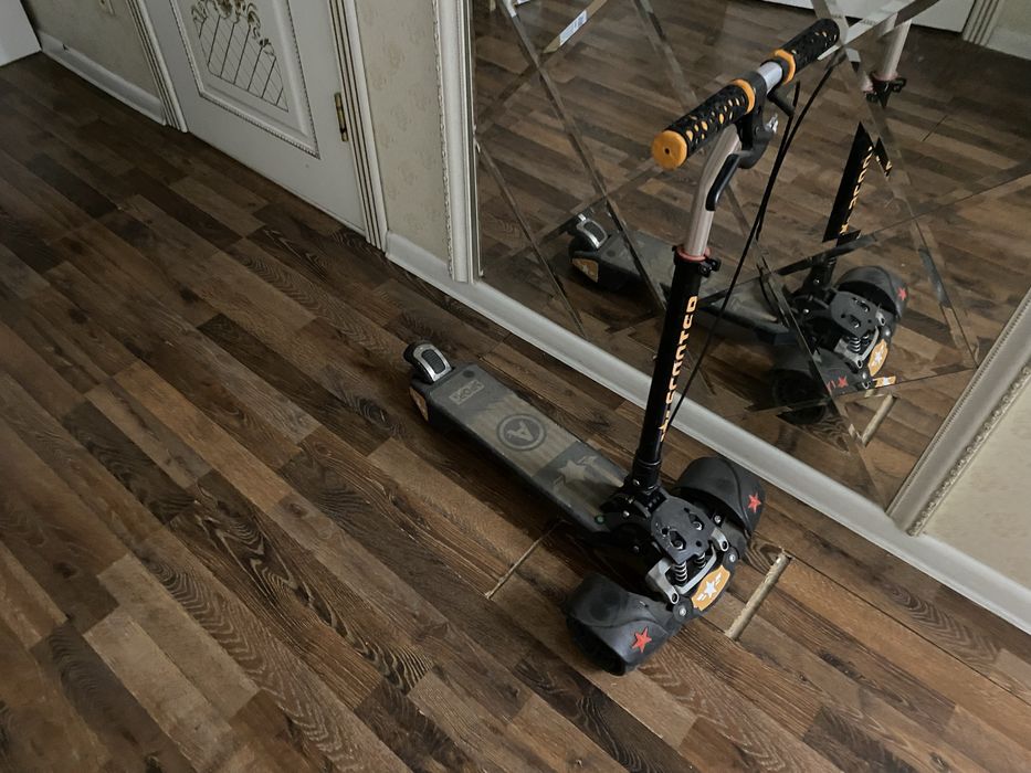 Самокат детский почти новый