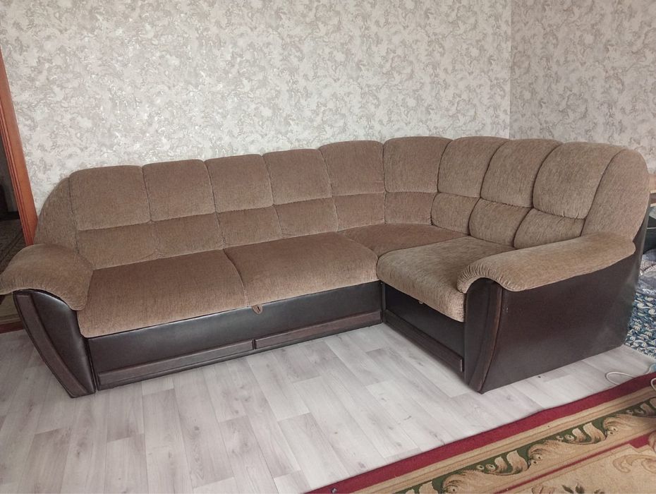 Углавой диван в отличном состоянии