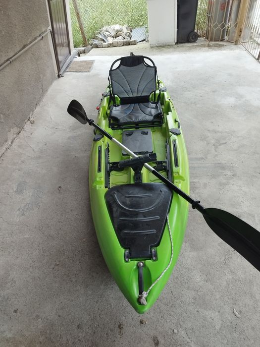 Каяк с рул за управление