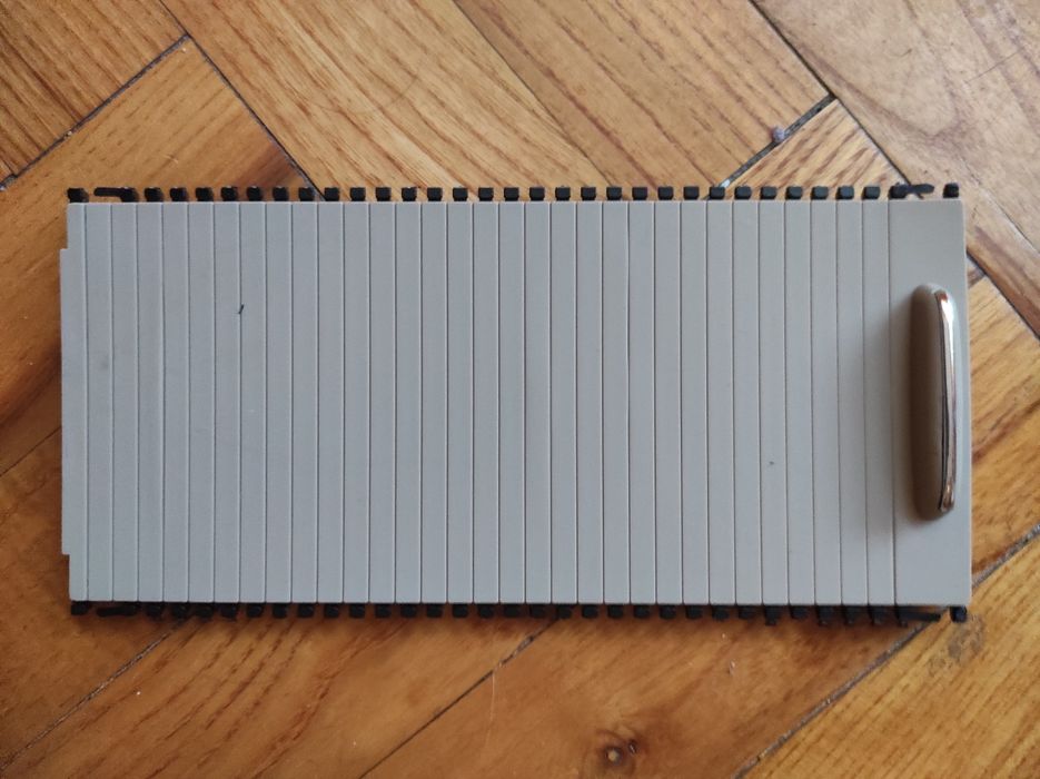 Щора за централната конзола на Mercedes Benz w204, w212 и w207