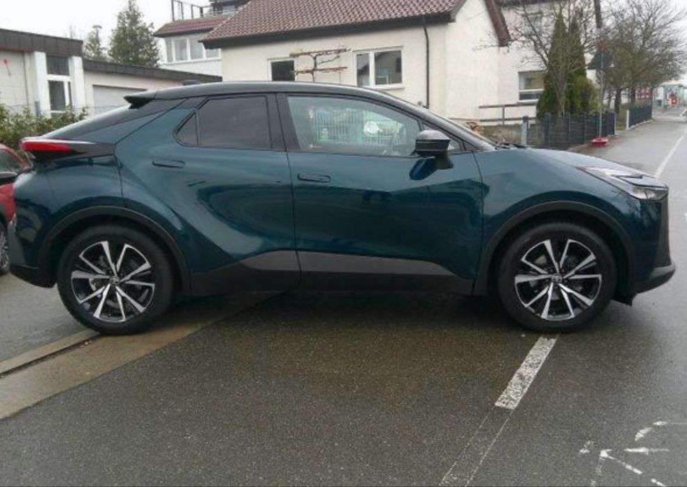 Toyota CHR 1.8 benzina hibrid