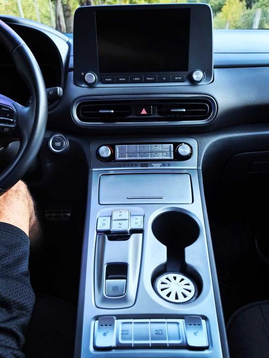 Продавам Hyundai Kona 64 KW 2022