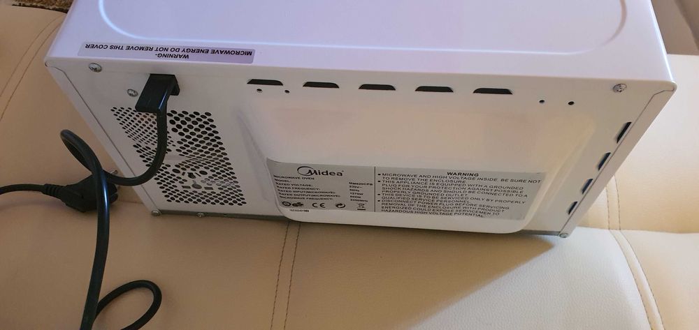 Cuptor cu microunde Midea MM820CPB