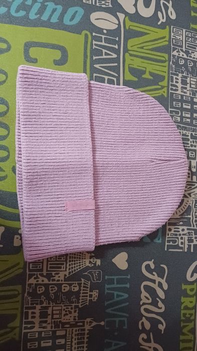 Продам шапки. Не дорого.