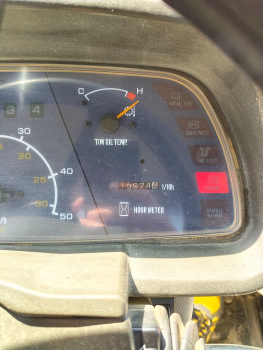 Vând sau închiriez Vola/Încărcător frontal New Holland W170