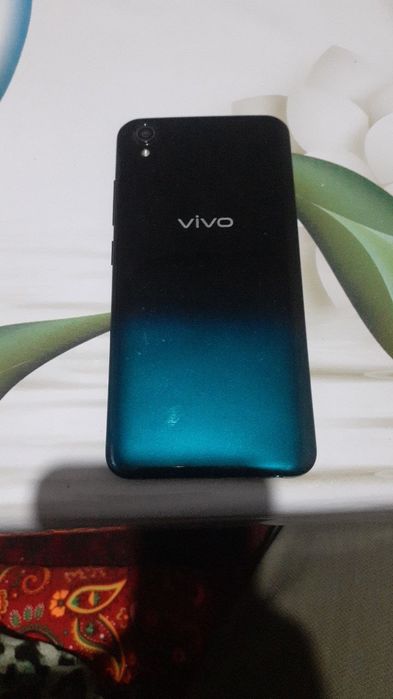 Vivo Y1s 32Gb sotiladi