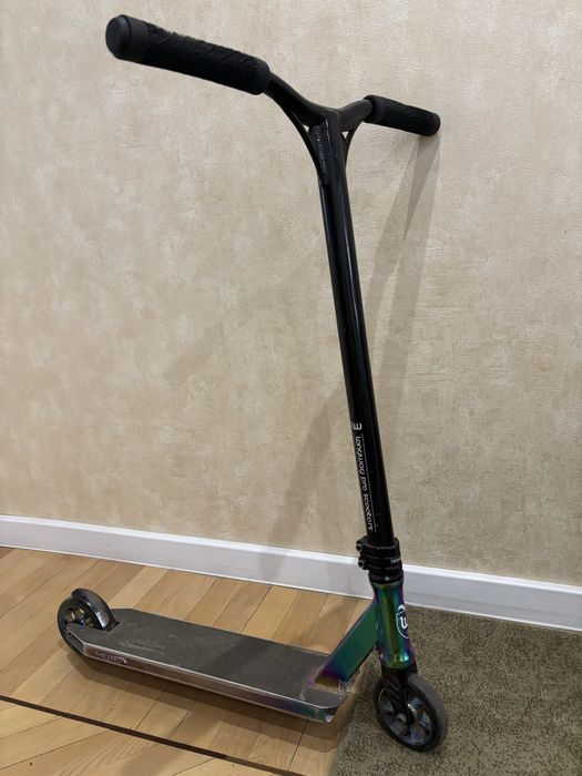 Трюковой самокат Longway Metro длина деки 50 см ширина 11 см