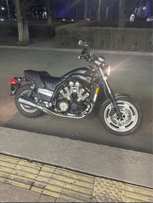 Мотоцикл Yamaha VMax1200
