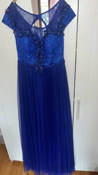 Официални рокли .