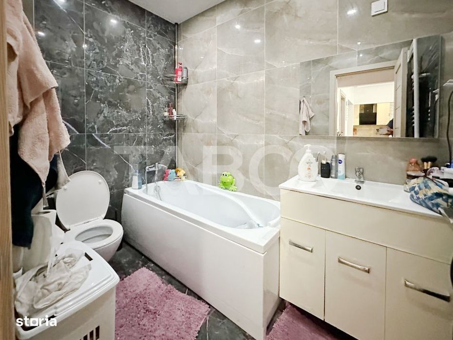 Apartament 3 camere de vanzare cu parcare cartierul Iris Oasului