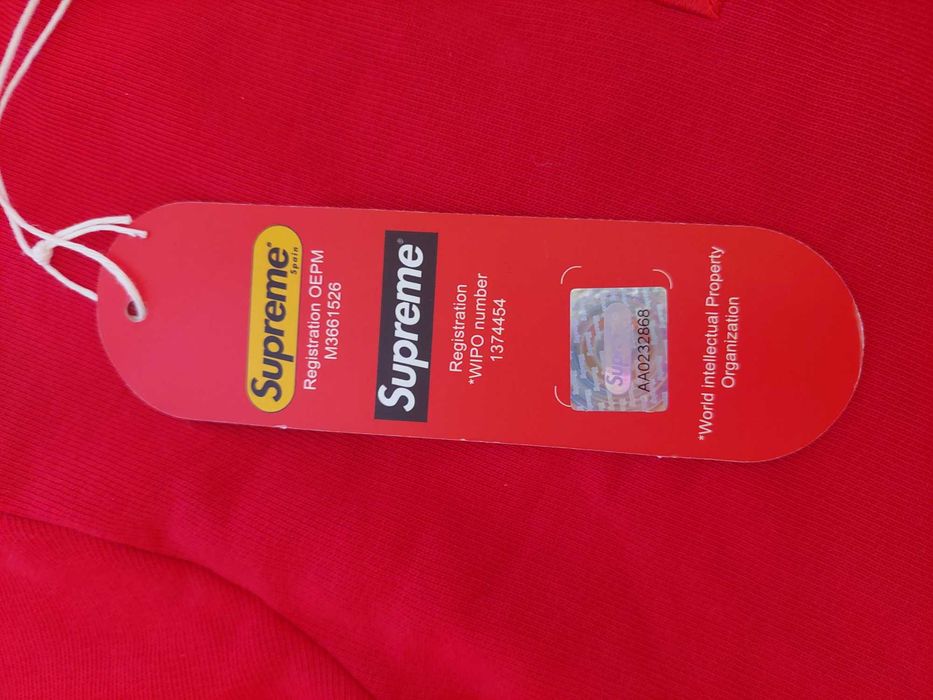 Чисто нов червен суитчер Supreme Box Logo