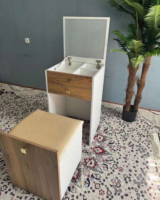 Туалетный столик